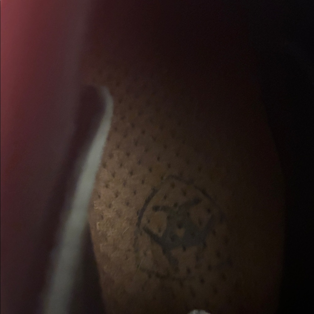 Ariat - Picture 6 of 16